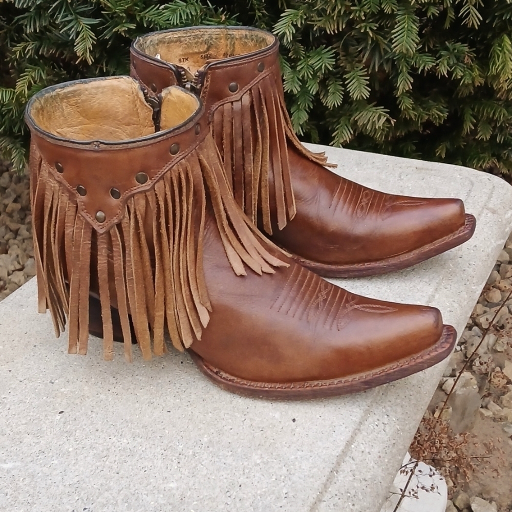 CORRAL Western Leather Fringe bootie size 9.5